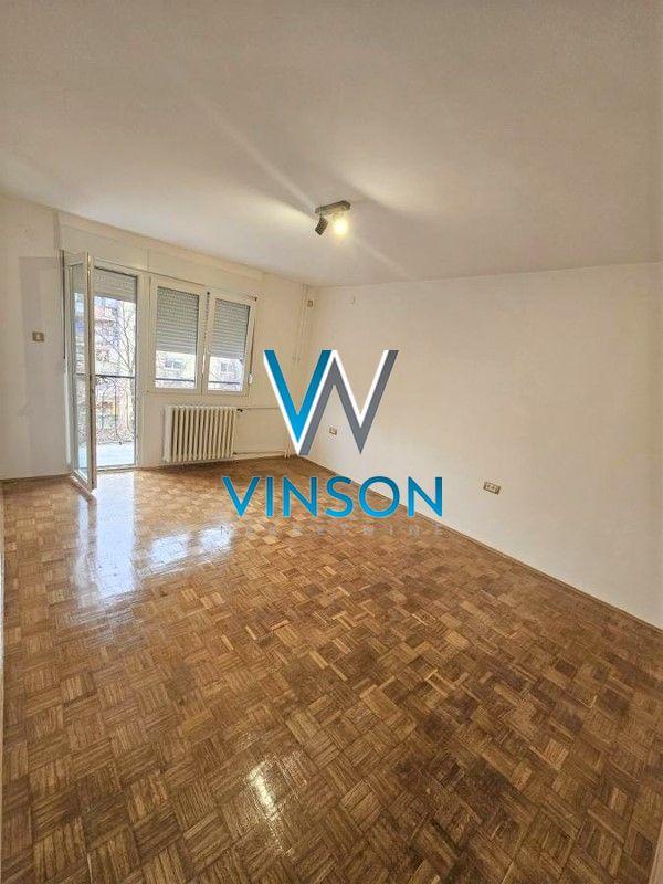 Novi Sad, Sajam - Nenamešten trosoban stan ID#9104259