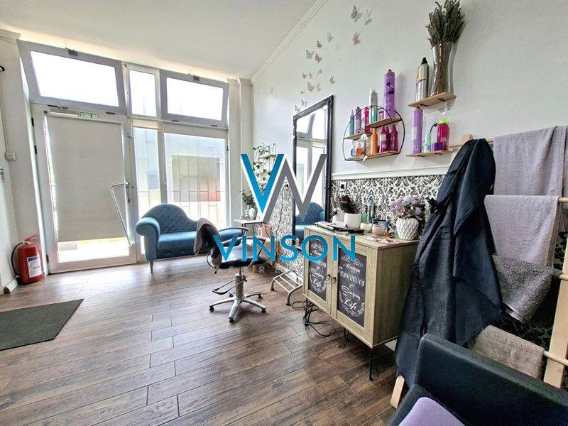 Novi Sad, Nova Detelinara - Odličan višenamesnki ulični lokal ID#9104284