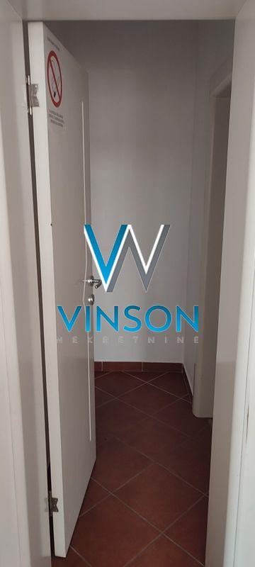 Novi Sad, Centar - Uknjižen ulični lokal ID#8000095
